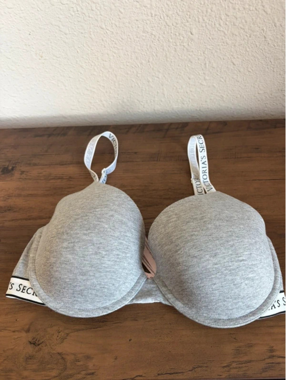 Victoria's Secret t-shirt lightly lined demi bra grey 34DD
